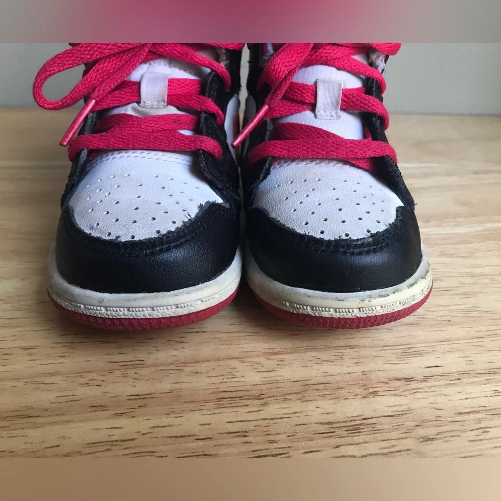 Jordan 1 High-Top Sneaker Red And Black Kids Size: US Toddler 7C EUR 23.5 CM 13